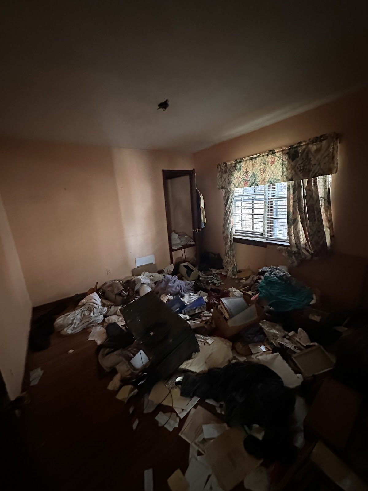 5920 Dressell: original room condition