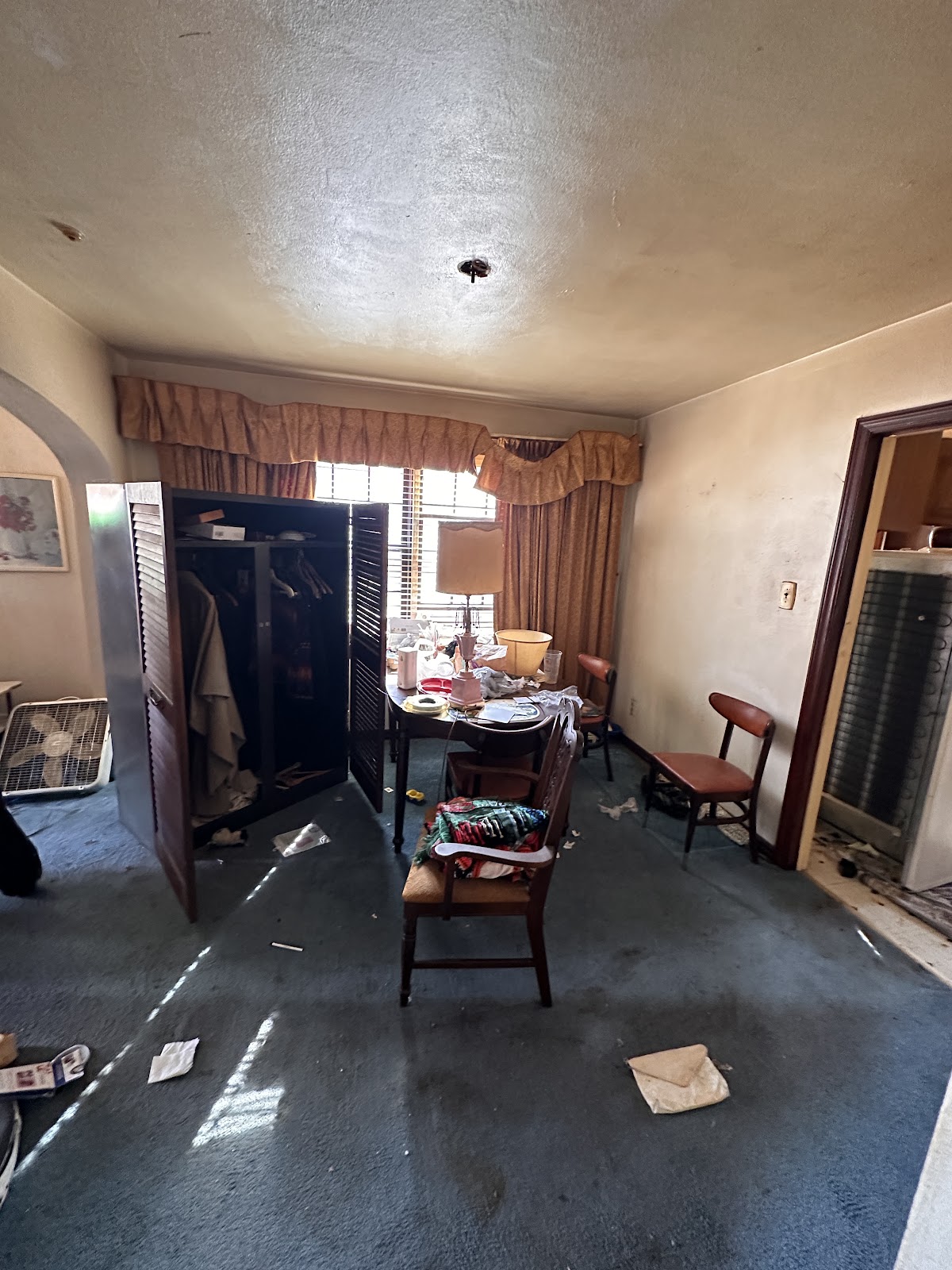 5920 Dressell: original living space