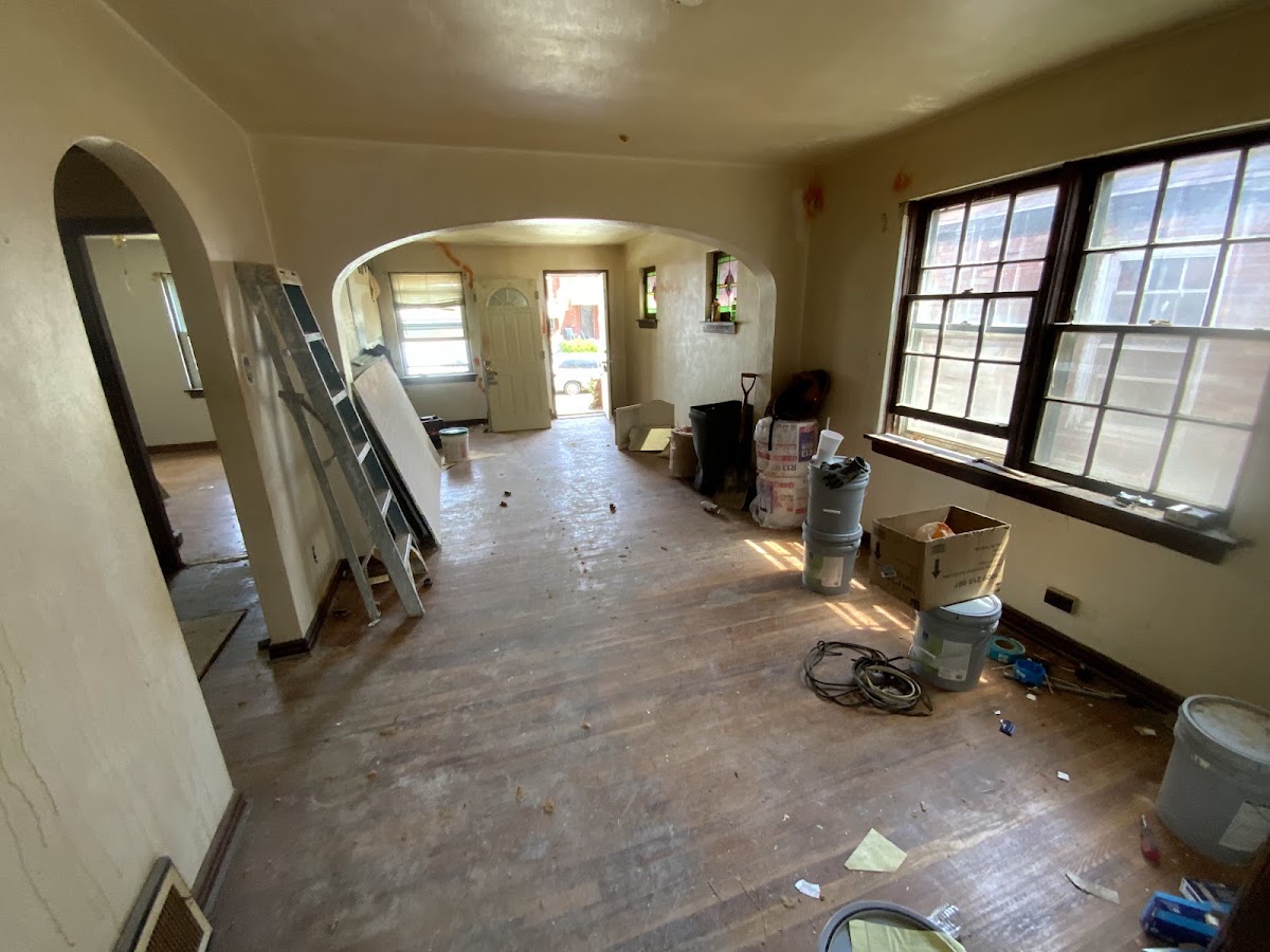 5920 Dressell: living space during renovation