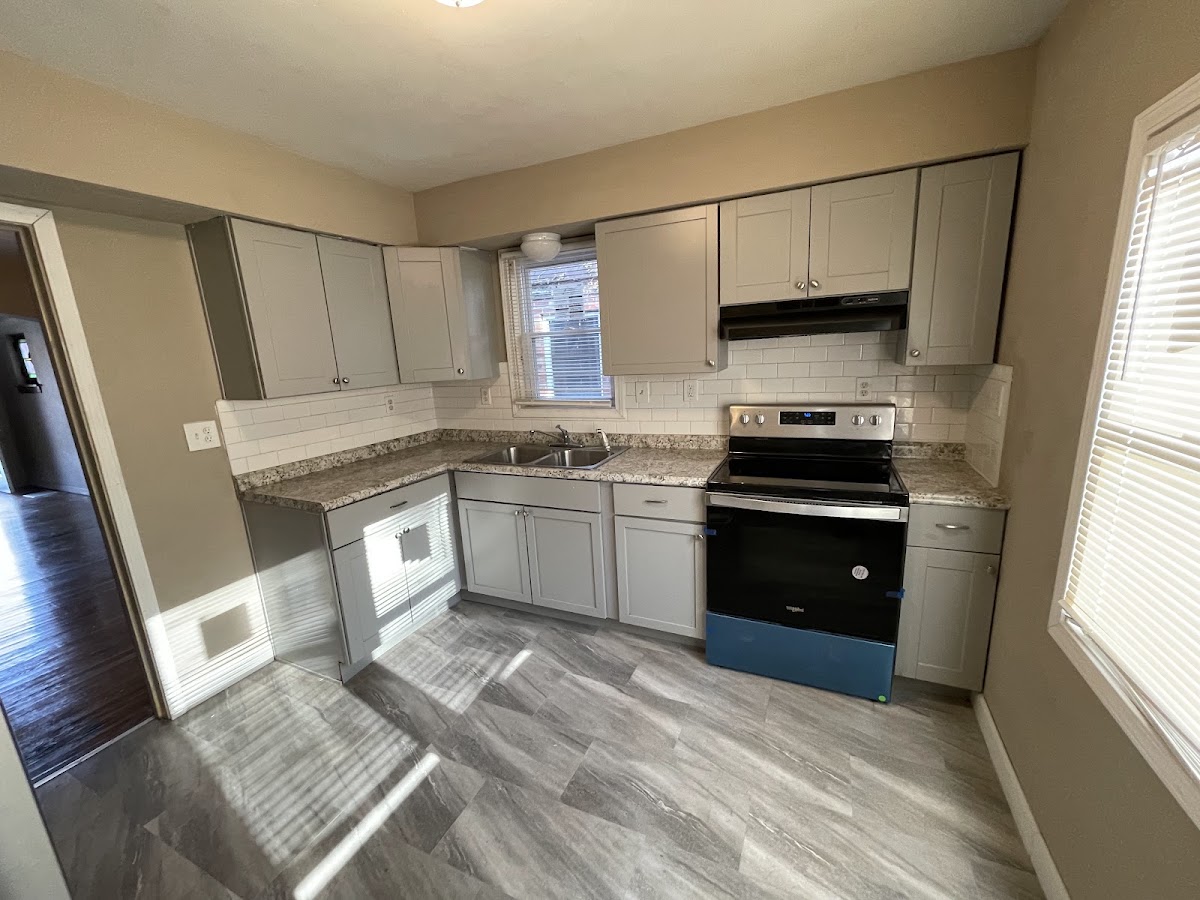 5920 Dressell: finished kitchen