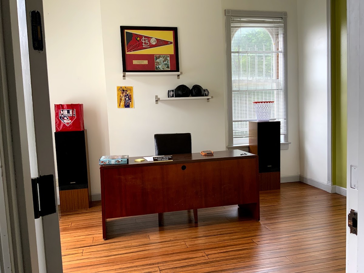 1447 East Grand Boulevard: interior office
