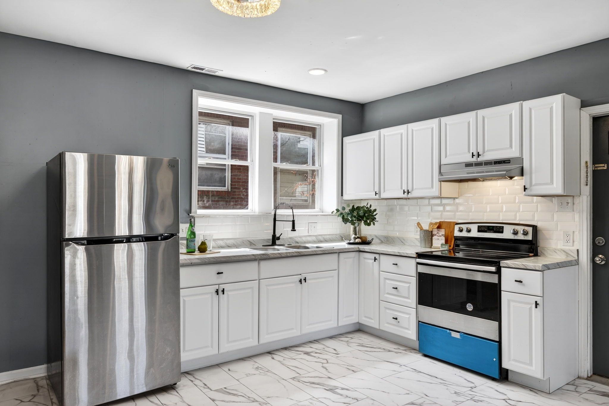 4404 Floriss Place: kitchen