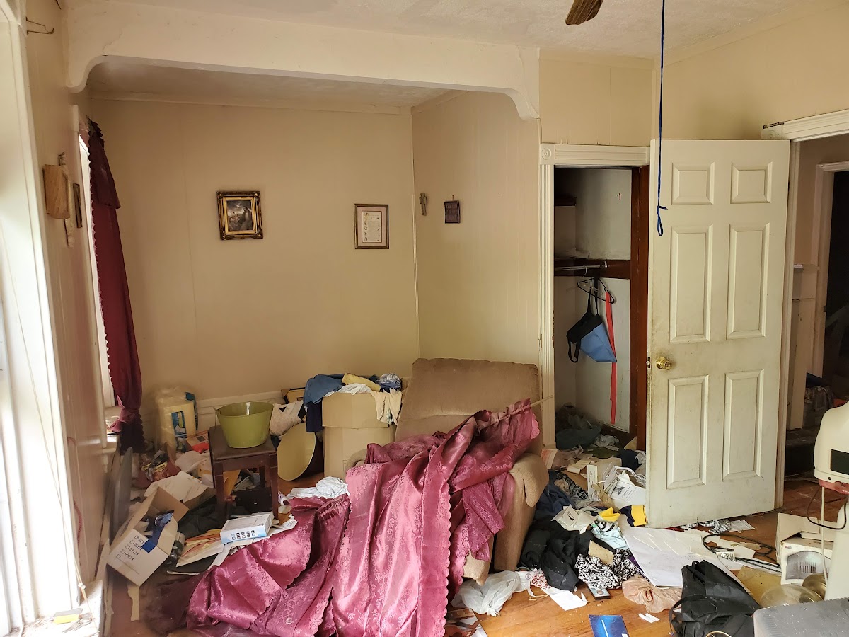 2931 Sullivan, before renovation, view 5