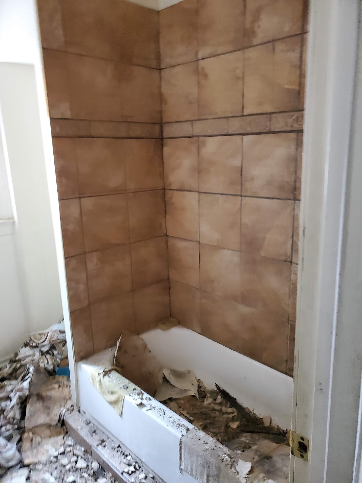 2931 Sullivan, before renovation, view 8